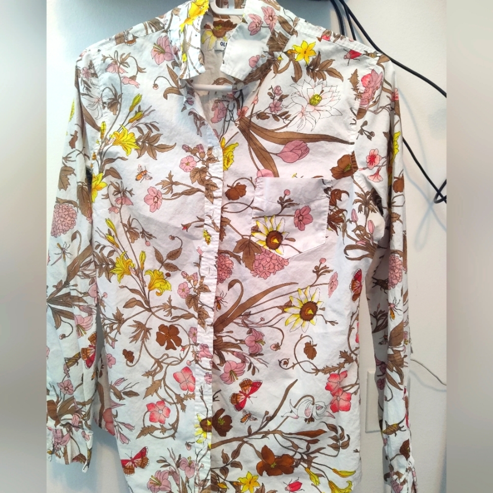 Old Navy Medium Floral Long Sleeve Button-Up Shirt